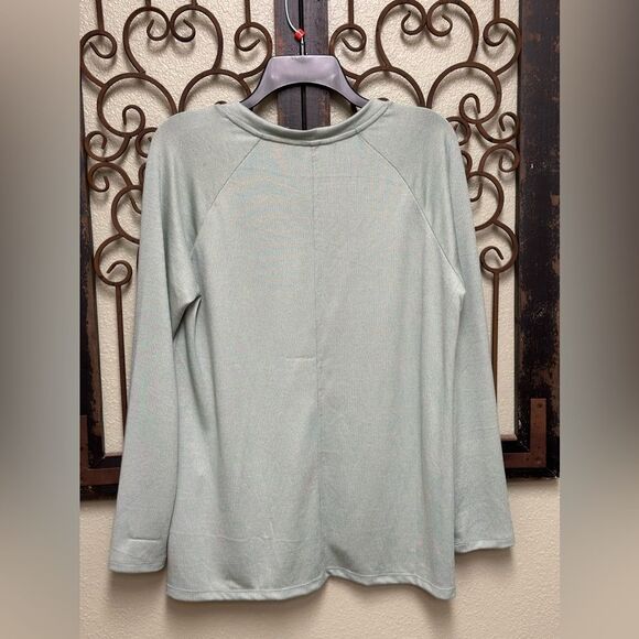Banana republic mint green vneck sweater top - Picture 2 of 5